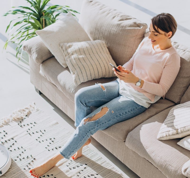 Customer calling handyman service support team in Toronto for home repair booking